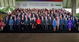 Presidente Dilma Rousseff e líderes mundiais na foto oficial da Conferência das Nações Unidas sobre Desenvolvimento Sustentável (Rio+20).