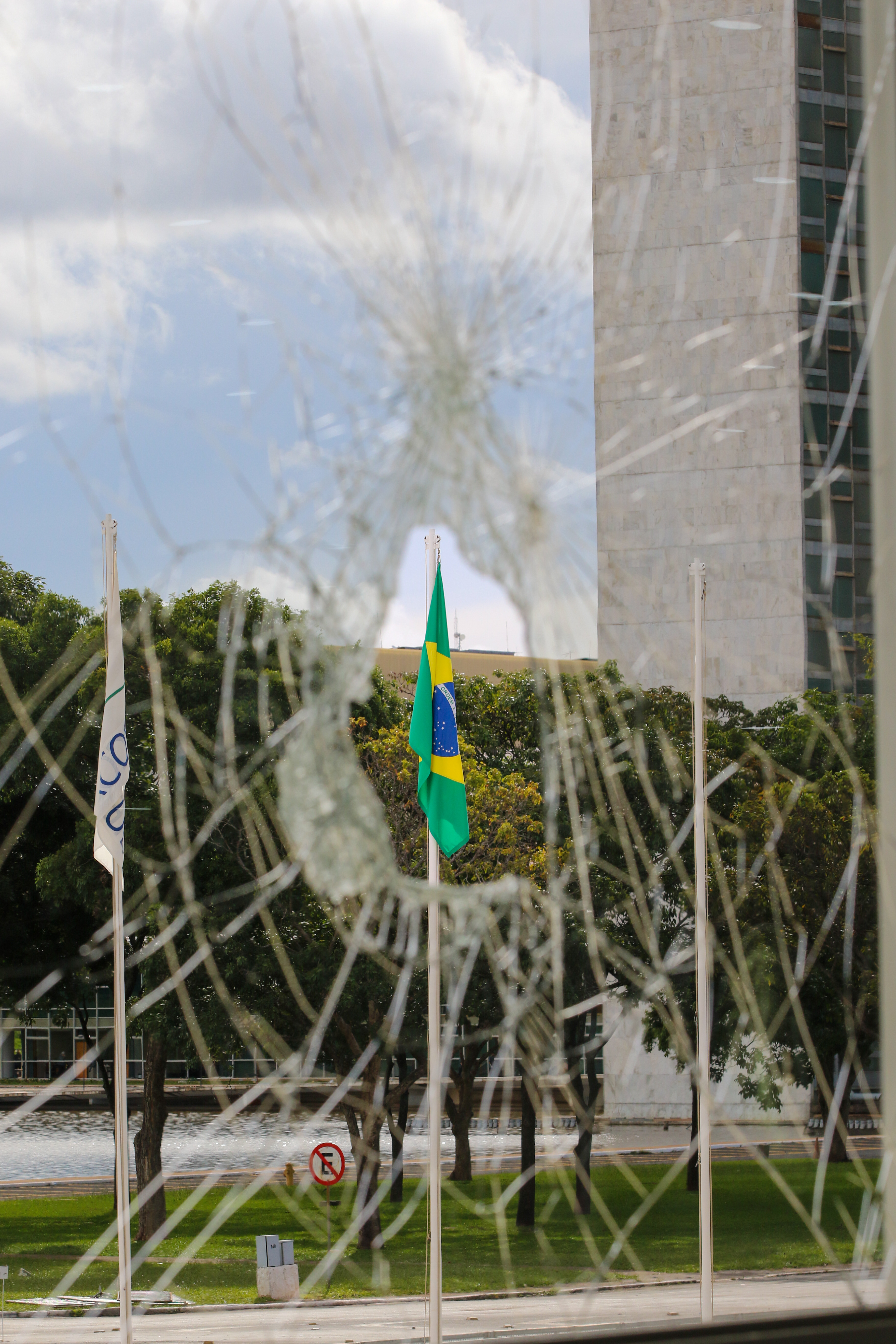 Janelas danificadas no Palácio do Planalto após atos terroristas no ultimo domingo Janelas danificadas no Palácio do Planalto após atos terroristas no ultimo domingo