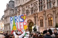 Manifestação em 10 de dezembro na Esplanade de l'Hôtel de Ville, em Paris.