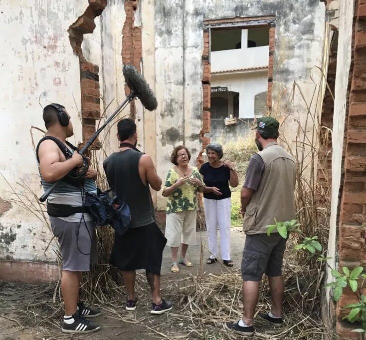 Equipe Quiprocó Filmes produzindo entrevista 