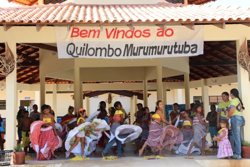 Apresentação de Carimbó com as crianças na Escola Municipal de Ensino Fundamental São Sebastião