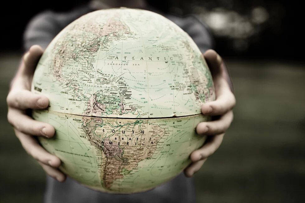 Organizações e movimentos sociais dos países dos BRICS, que ocupam um quarto da área do planeta, reuniram-se em Fortaleza para debater questões ligadas ao novo banco do bloco