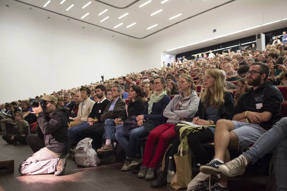Conferência sobre descrecimento em Lípsia na Alemanha Conferência sobre descrecimento em Lípsia na Alemanha