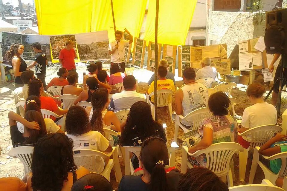 Oficina na 9ª edição do Circulando - Diálogo e Comunicação na Favela Oficina na 9ª edição do Circulando - Diálogo e Comunicação na Favela