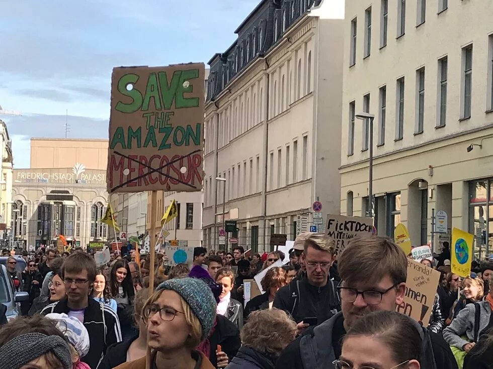 Mais de 200.000 pessoas em Berlim participaram das manifestações da Greve pelo Clima Mais de 200.000 pessoas em Berlim participaram das manifestações da Greve pelo Clima