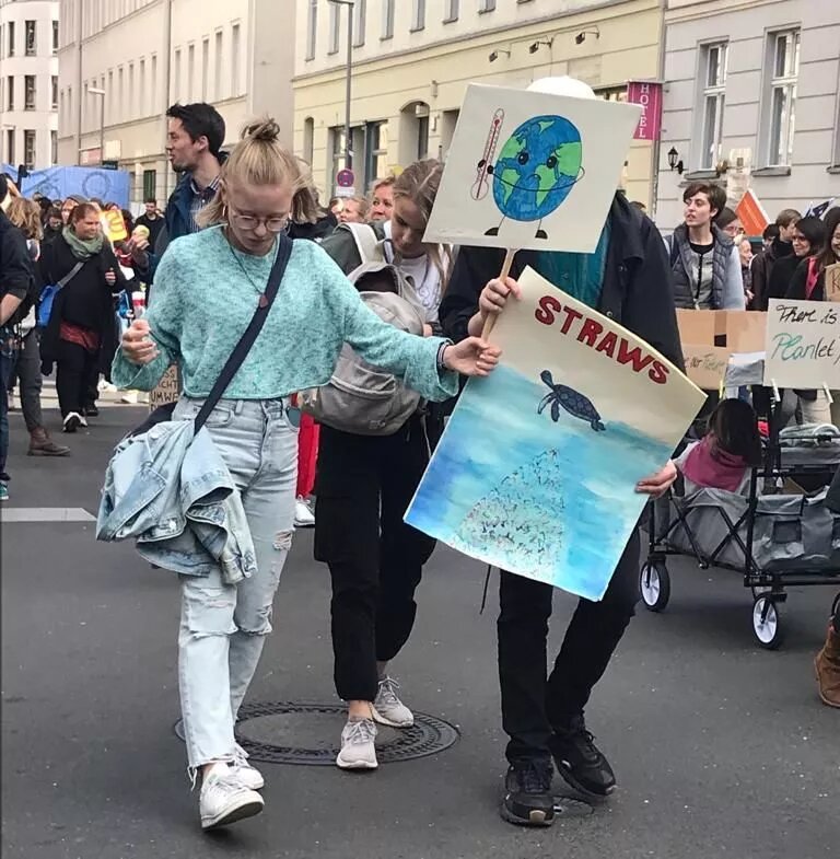 Mais de 200.000 pessoas em Berlim participaram das manifestações da Greve pelo Clima Mais de 200.000 pessoas em Berlim participaram das manifestações da Greve pelo Clima