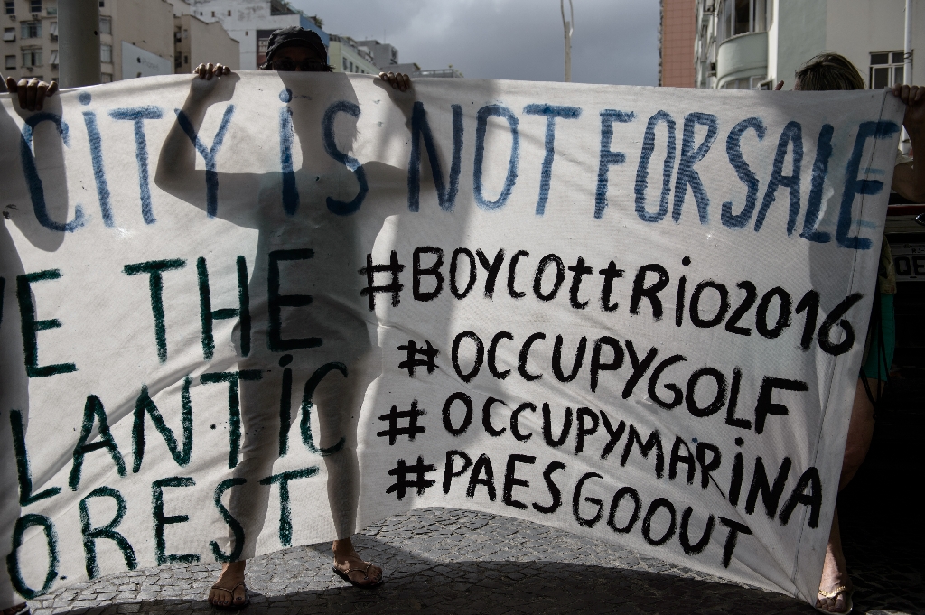 AMBIENTALISTAS PROTESTAM AO PRESIDENTE DO COI CONTRA DANOS ECOLÓGICOS DOS JOGOS RIO 2016 AMBIENTALISTAS PROTESTAM AO PRESIDENTE DO COI CONTRA DANOS ECOLÓGICOS DOS JOGOS RIO 2016